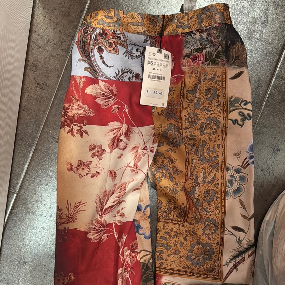 Colorful Patterned Pants - Picture 4 of 4